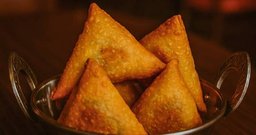 Curry's - Brooklin - Foto 1