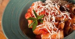 Famiglia Manzoli - Pasta & Vino - Foto 2