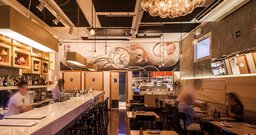 Hirá Ramen Izakaya - Foto 4