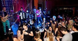 On Sunday - Foto 4