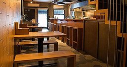 Tan Tan Noodle Bar - Foto 1