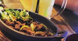 Yoshi Izakaya - Foto 1